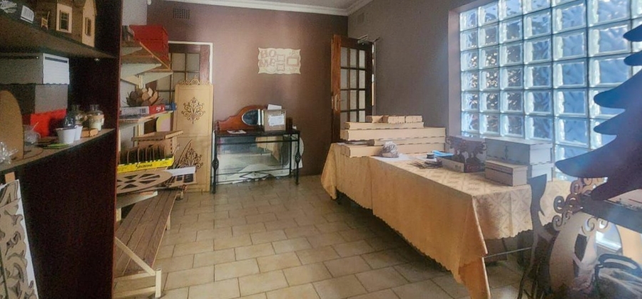  Bedroom Property for Sale in Flamwood North West